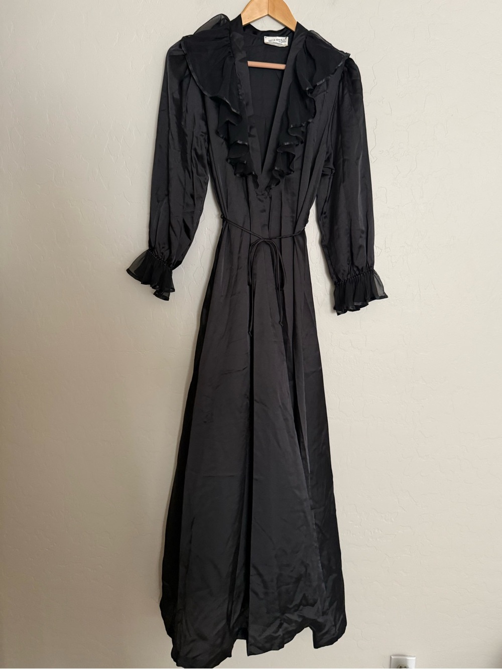 Vintage Lily of France Black Maxi Peignoir Robe Sheer Sleeves Ruffle Plunge M